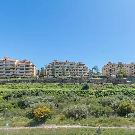 2bed Golf Hills
